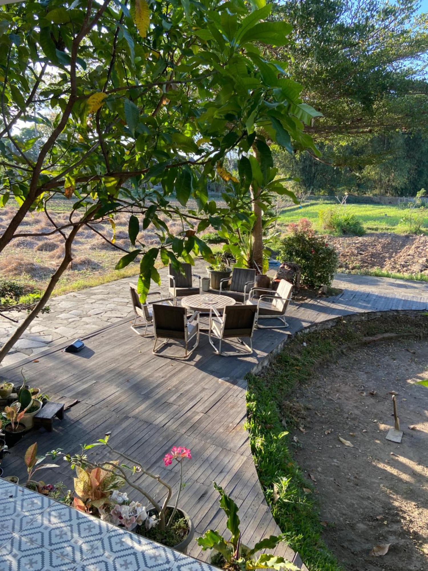 Lotus 2 Guest House Magelang Exterior foto