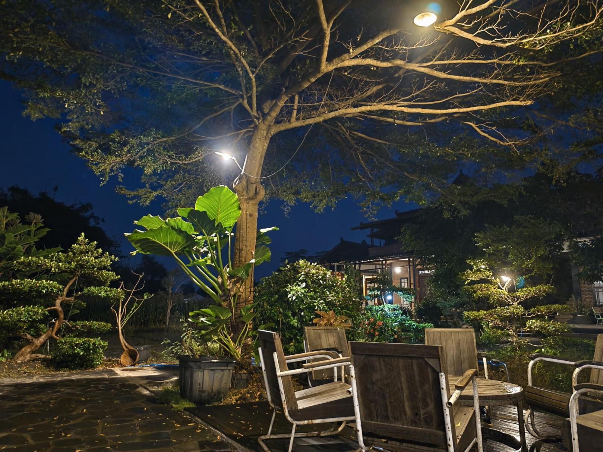 Lotus 2 Guest House Magelang Exterior foto