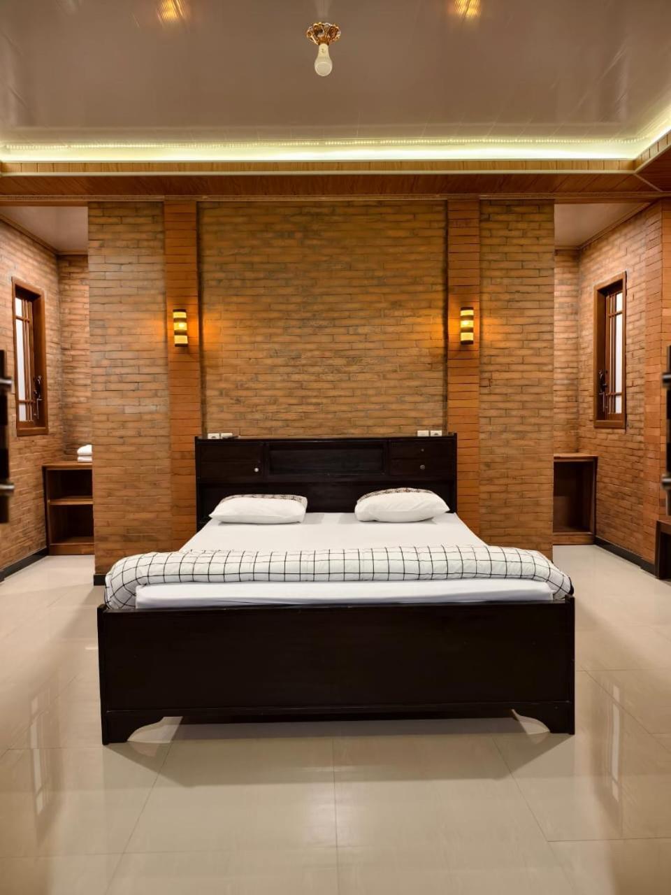 Lotus 2 Guest House Magelang Exterior foto