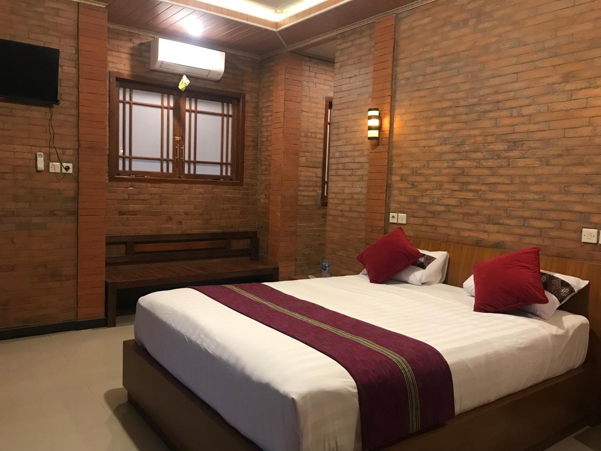 Lotus 2 Guest House Magelang Exterior foto